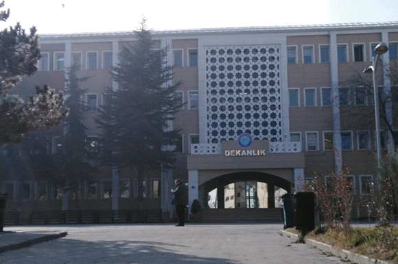 Gazi Dekanlık Binası