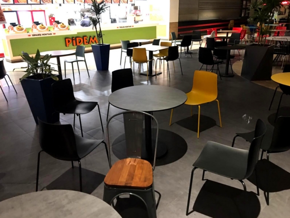 Compact Table