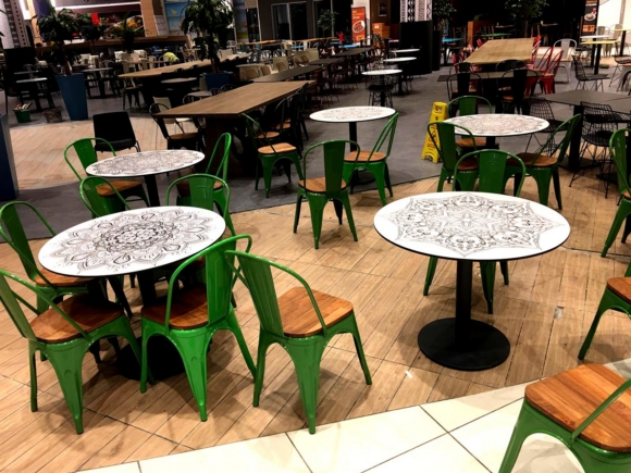 Compact Table