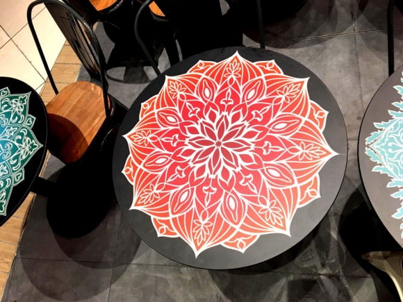 Compact Table