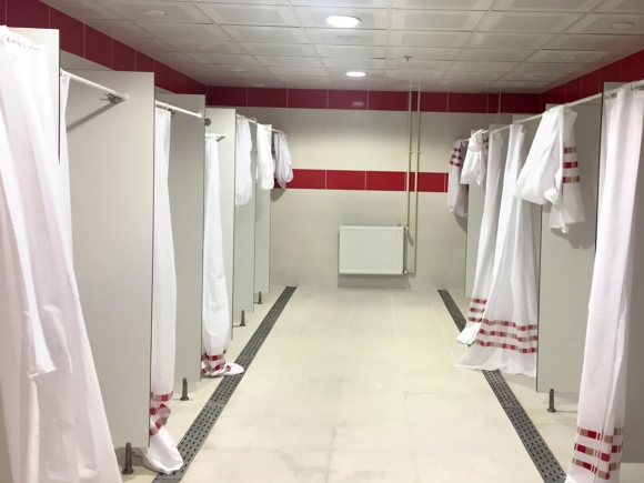 Shower Partitions and Changing Cabins